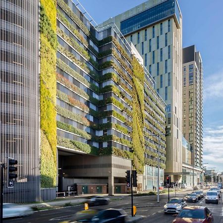 ホテル Hilton ウォーキング エクステリア 写真