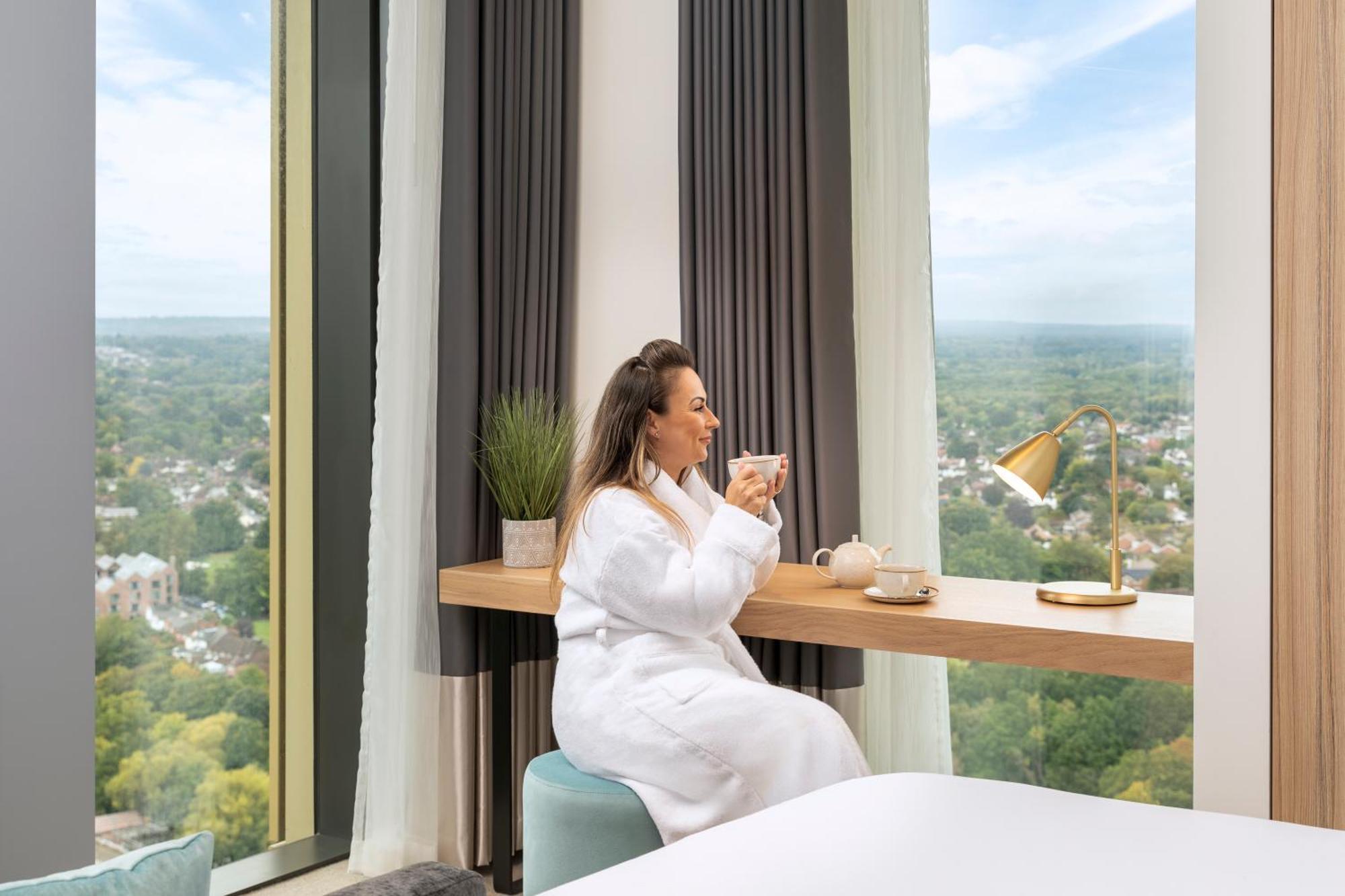 ホテル Hilton ウォーキング エクステリア 写真