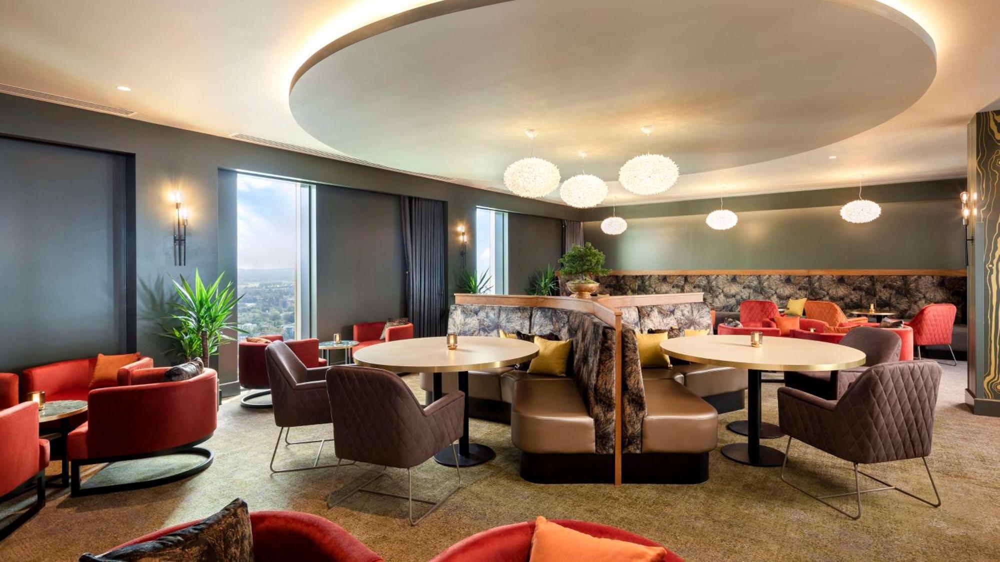 ホテル Hilton ウォーキング エクステリア 写真