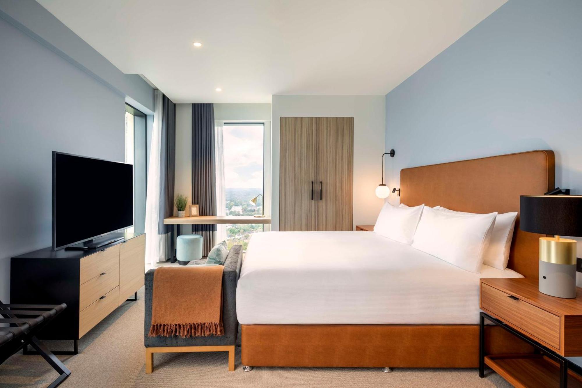 ホテル Hilton ウォーキング エクステリア 写真