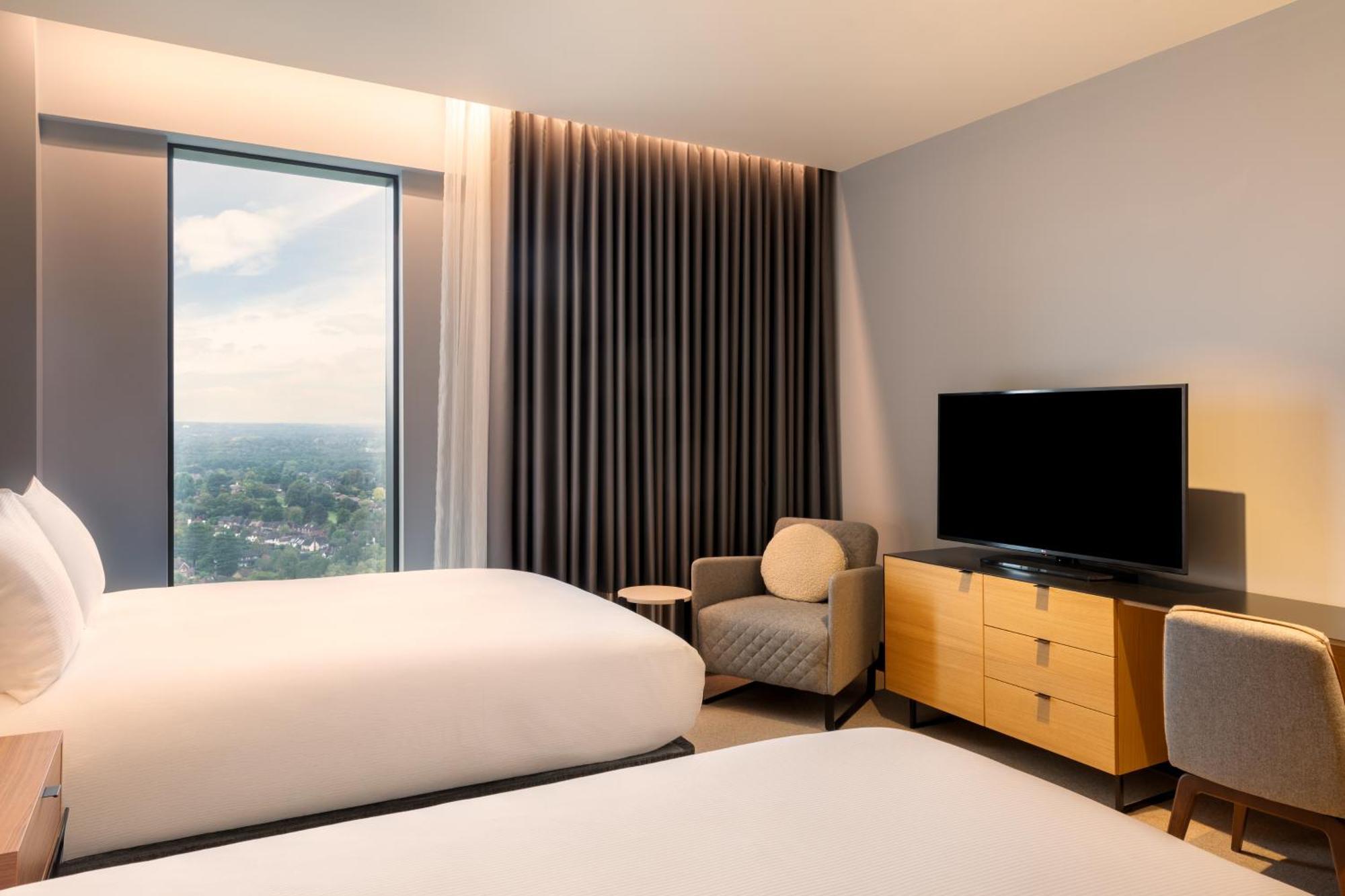 ホテル Hilton ウォーキング エクステリア 写真