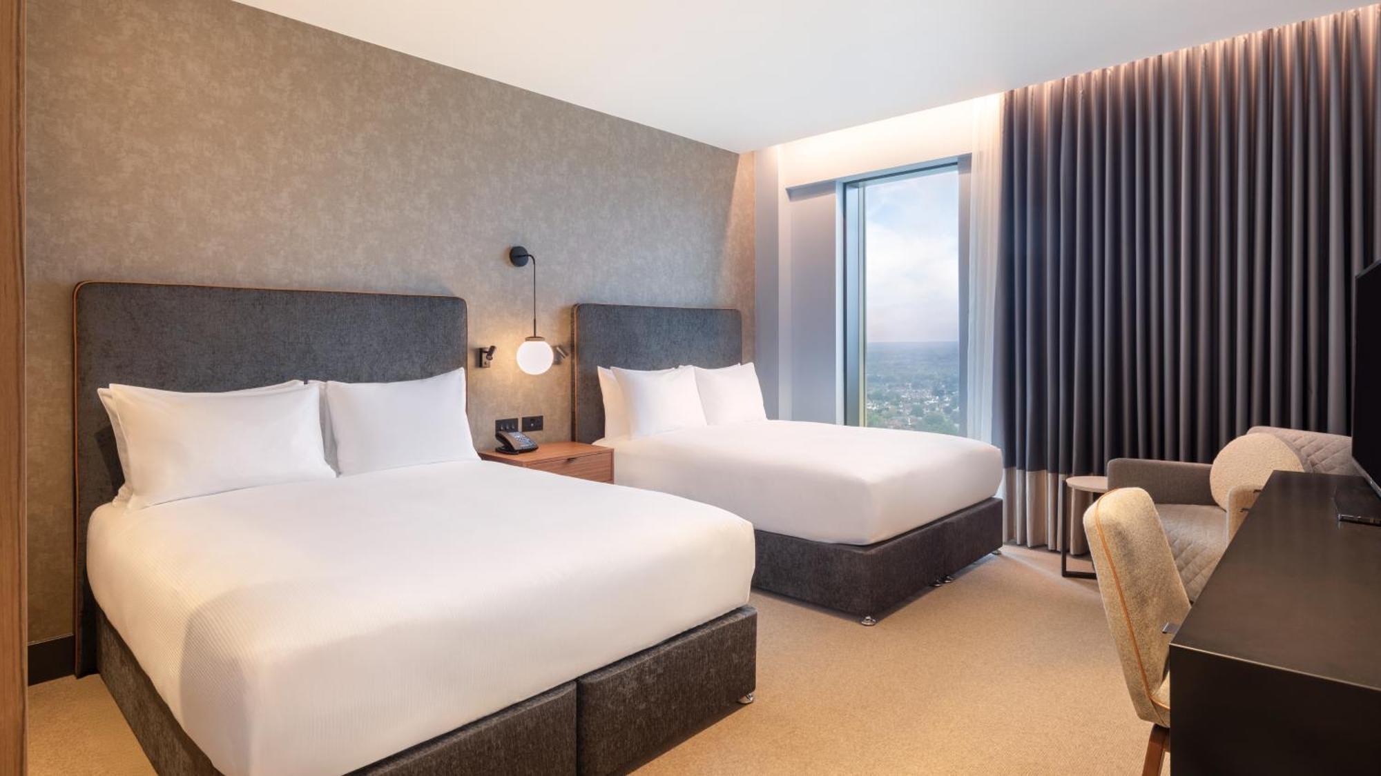 ホテル Hilton ウォーキング エクステリア 写真