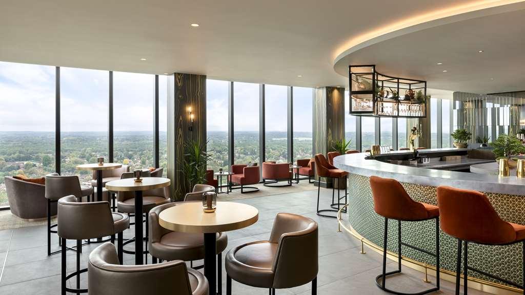 ホテル Hilton ウォーキング レストラン 写真