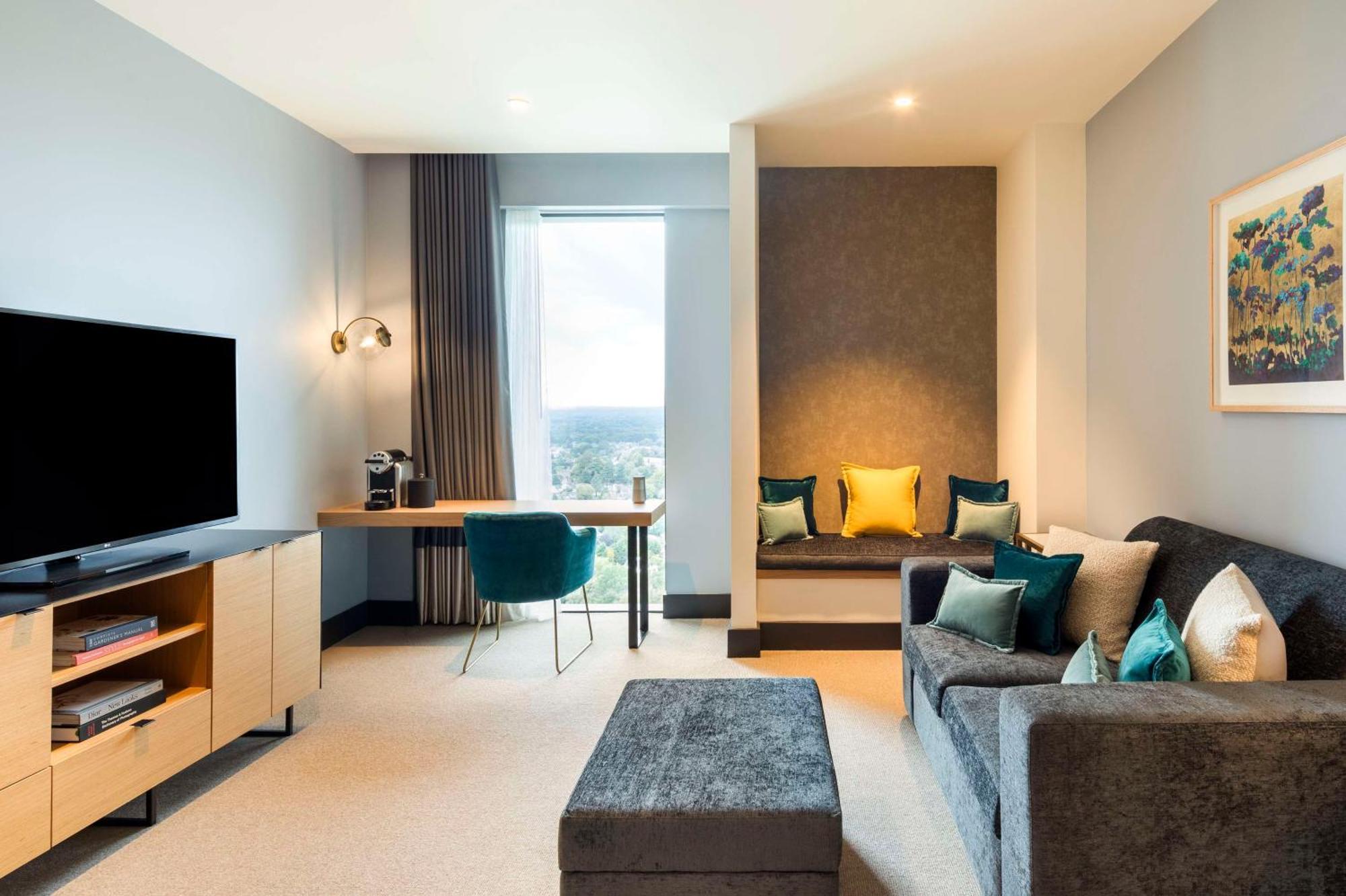 ホテル Hilton ウォーキング エクステリア 写真